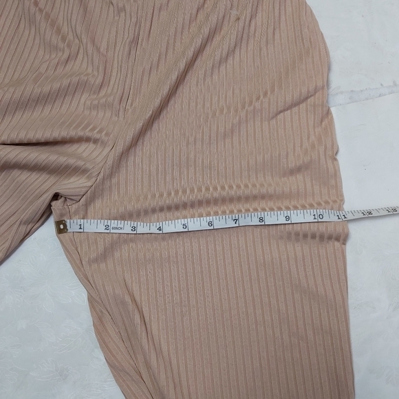 MISSGUIDED 90s ribbed jogger‎ in Beige - Picture 8 of 10